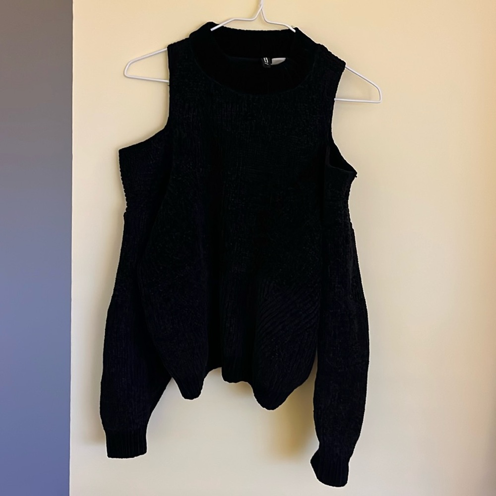 H&M cold shoulder sweater in black